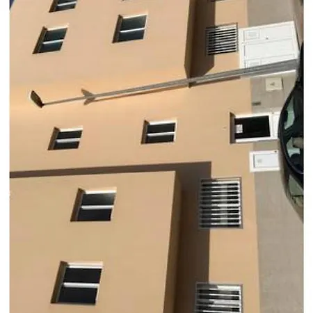 Apartmán Cerca Del Aeropuerto *